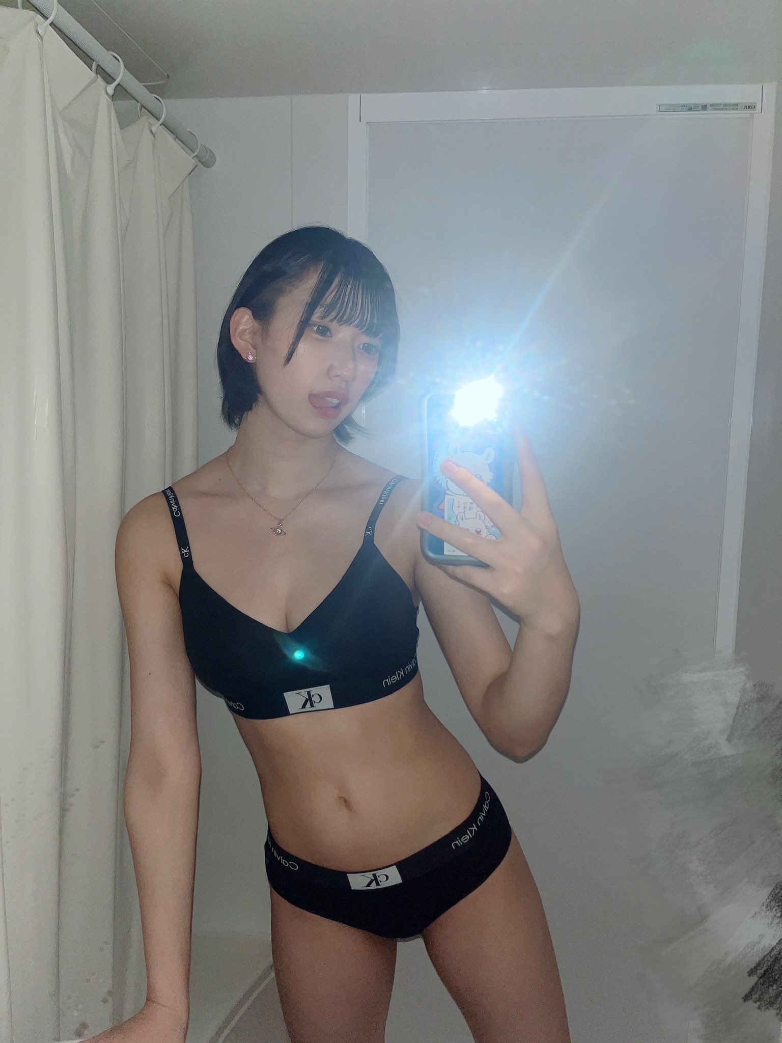 グラビアアイドル　チェキ　写真　まとめ売り 通販チェキ撮ってる時のオフショット💭📸 . . . #グラビア