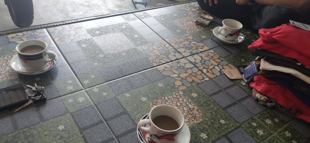 3 setiga cangkir kopi dan perbincangan ..