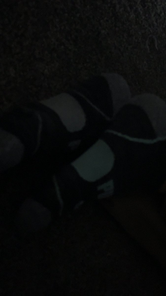 dewyhoneey's tweet image. Wow these r the same color #colortheory #colortheoryscrazyy #samecolor😦😦😦