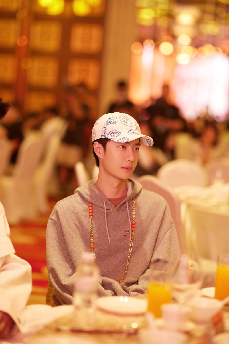 Yibo_Thailand's tweet photo. 230722 | YIBO-OFFICIAL weibo update
หวังอี้ป๋อมาที่งานเลี้ยงครบรอบ 14 ปี Yuehua Ent. ลองเดาดูสิว่า Dress Code คืออะไร?

#WangYibo #王一博 https://t.co/Omqgf6T9fx