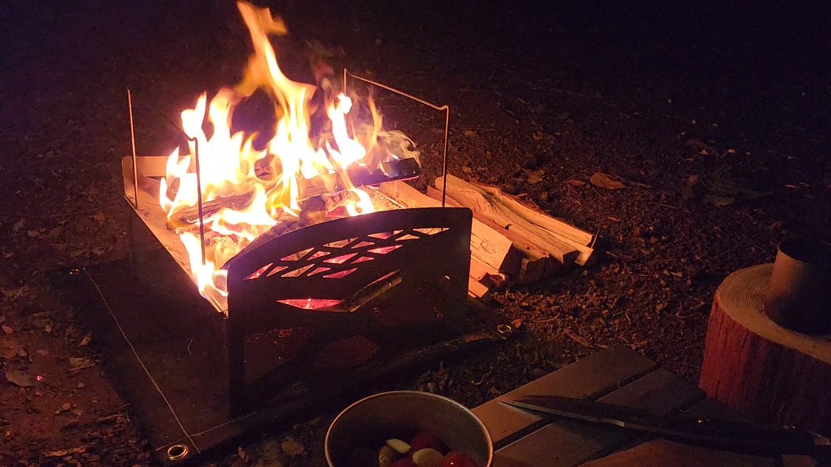 camp_maker's tweet photo. そういやアヒージョってキャンプ以外で食べたことないかも🤔
他にもキャンプでしか食べないも��を考えてみたけど思い付かないなー🤔

#キャンプ
#ソロキャンプ
#焚き火
#アヒージョ https://t.co/a9WqkozDPx
