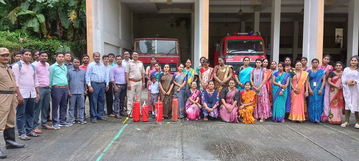 FireService_ANP's tweet photo. 03 Day First Aid & Fire Fighting Training was successfully conducted at #FSRangat from 19-21.07.23 under the leadership of Inspector Fire Brigade Sushil Kullu.
Emphasis was given on Fire Prevention & Protection in School Premises.
44 teachers & staff Benefitted. https://t.co/kaySdPbEnL