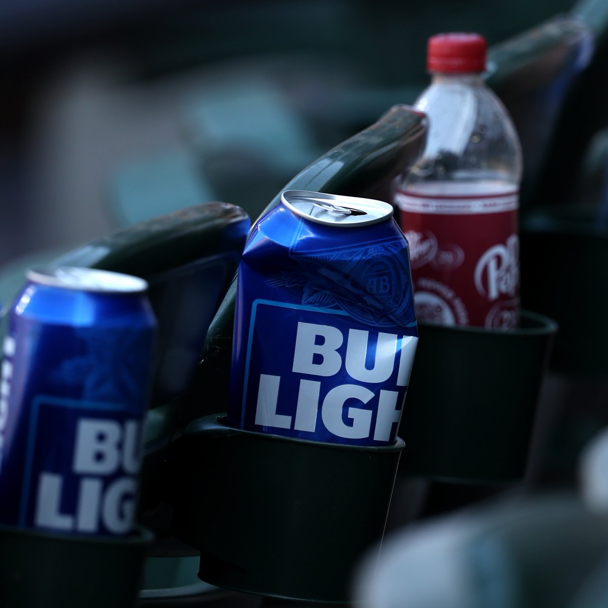 RT @NEWSMAX: Report: Bud Light sales have tanked the most in these two states https://t.co/mvpzZq4913 https://t.co/A9OL0eI4wE