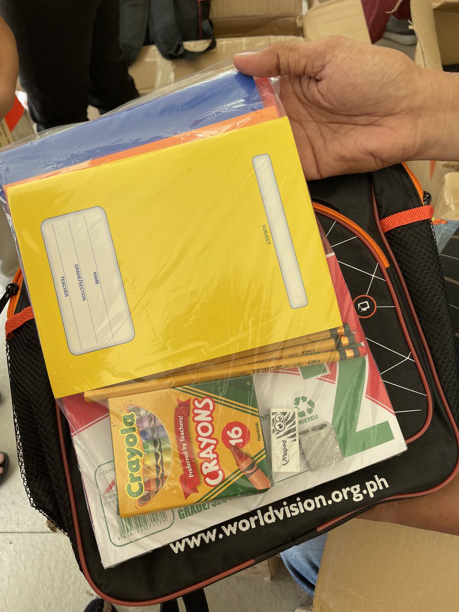 KmmunityPH's tweet photo. @WorldVisionPH Here's a close-up of the learner's kits we're giving out today! ๐ง The Globe Rewards points donations that were made by you, our fellow stans and GlobeOne app users, have truly come a long way. We couldn't have done any of this without your help. ๐ค #KmmunityPHforGood https://t.co/XEHkBxIGhj