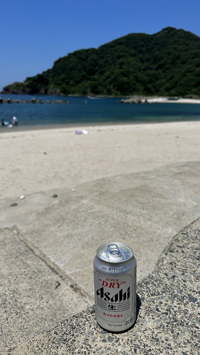 shink's tweet photo. ビールもう止まらない１缶飲むべきか悩んでいる。 https://t.co/iXVWAXj1IR