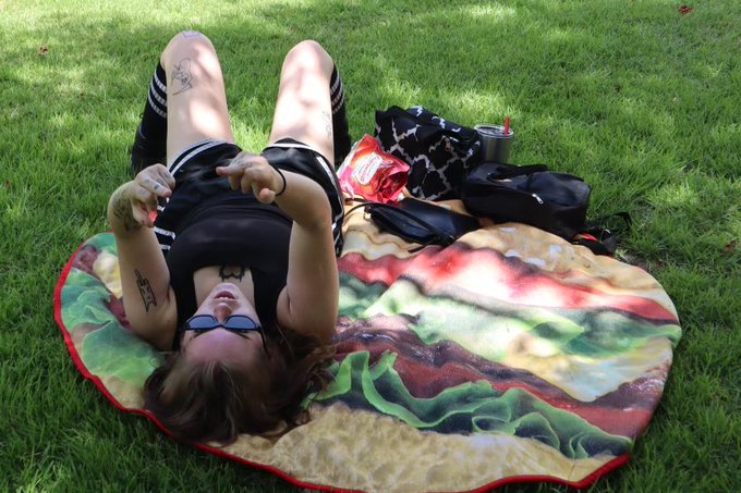 Hamburger towel and freeze dried strawberries at the park🤌✨❤️ https://t.co/MxXS3B5bHP<a href="/tag/loveyou"class="tags"><span>#loveyou</span></a><a href="/tag/kitty"class="tags"><span>#kitty</span></a><a href="/tag/tattoos"class="tags"><span>#tattoos</span></a>