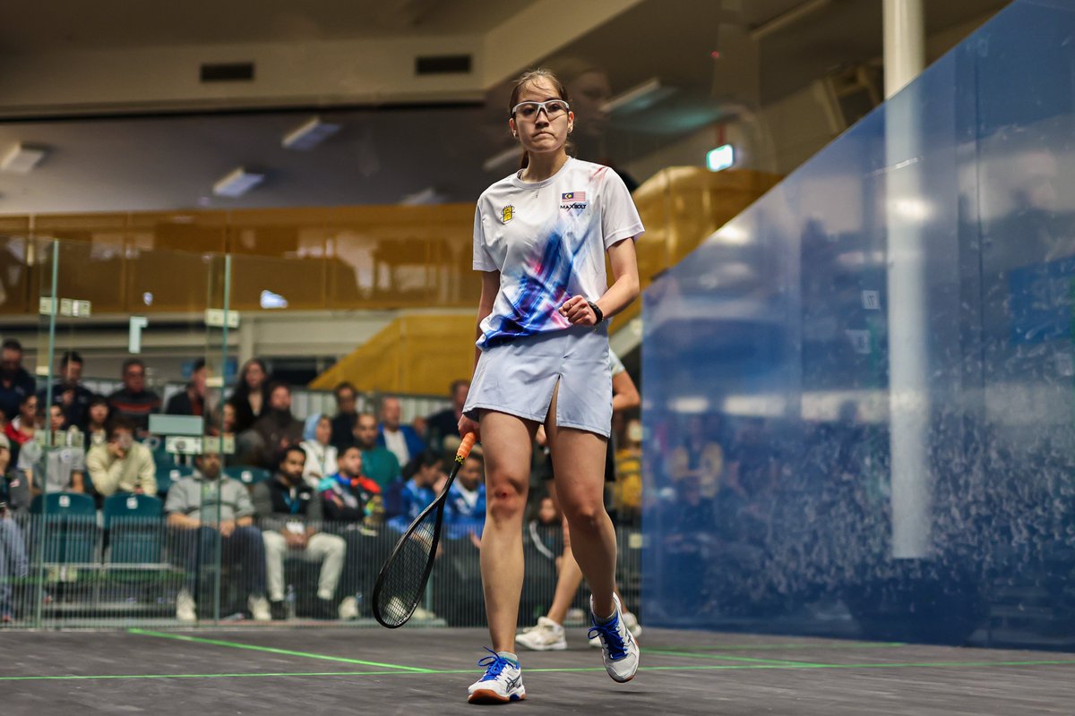 WorldSquash's tweet image. The first Malaysian woman to reach the WSF World Junior Squash Championship final since @NicolDavid 😮

Result: WSF World Junior Squash Championships Women's Semi-Final

🇲🇾 [3/4] Aira Azman bt [2] Fayrouz Aboelkheir 🇪🇬
3-0: 12-10, 11-7, 11-8

📺 worldsquash.tv