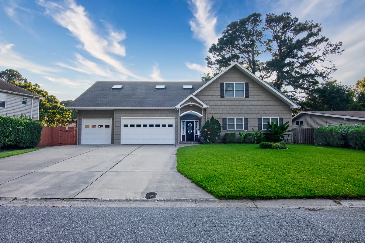 gunnycc's tweet image. Doing an open house this weekend on an awesome home! In the heart of Virginia Beach 4,000 sq ft, insulated walls, ALL WALLS! Generator, sunroom, 3 Primary Bedrooms on of them on the 1st floor, gas line for bbq grill, and more...
cardohomes.com/.../Virginia-B…
Saturday -    07/22/23…