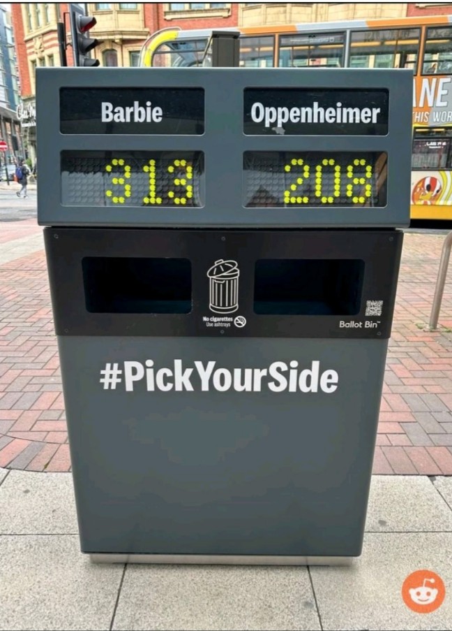 coachingforum's tweet photo. Membuang sampah jadi menyenangkan. Ini ide menempatkan Big Choice Bins di pusat kota Southampton, yg menggunakan sensor utk mendeteksi-menghitung pilihan publik thd topik hangat. Upaya menjaga kebersihan kota melalui inovasi ini patut diacungkan jempol. https://t.co/w5L8QvVy0A