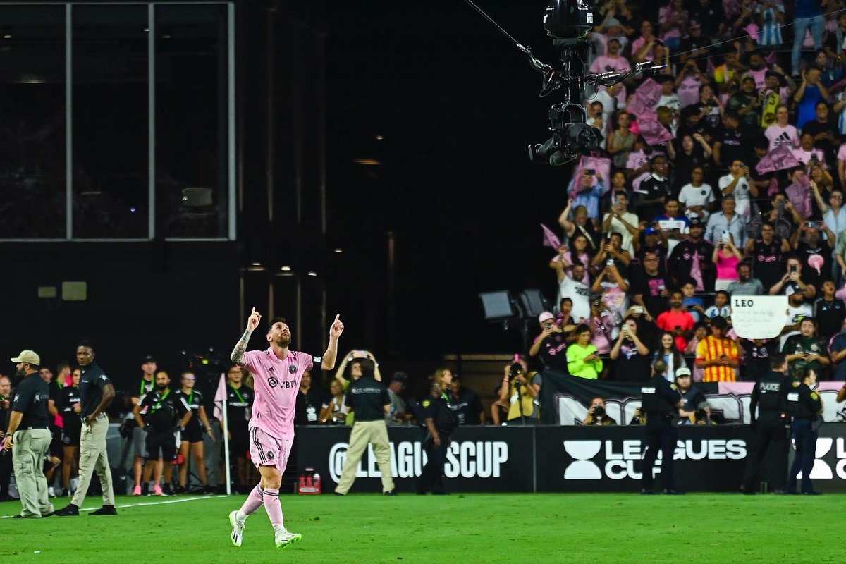 Chandanphoto's tweet photo. Messi in Miami
@intermiamicf @leomessi @davidbeckham @drvpnkstadium #Messi #InterMiami #MessiInMiami @AFPphoto https://t.co/ncdVKtR24c