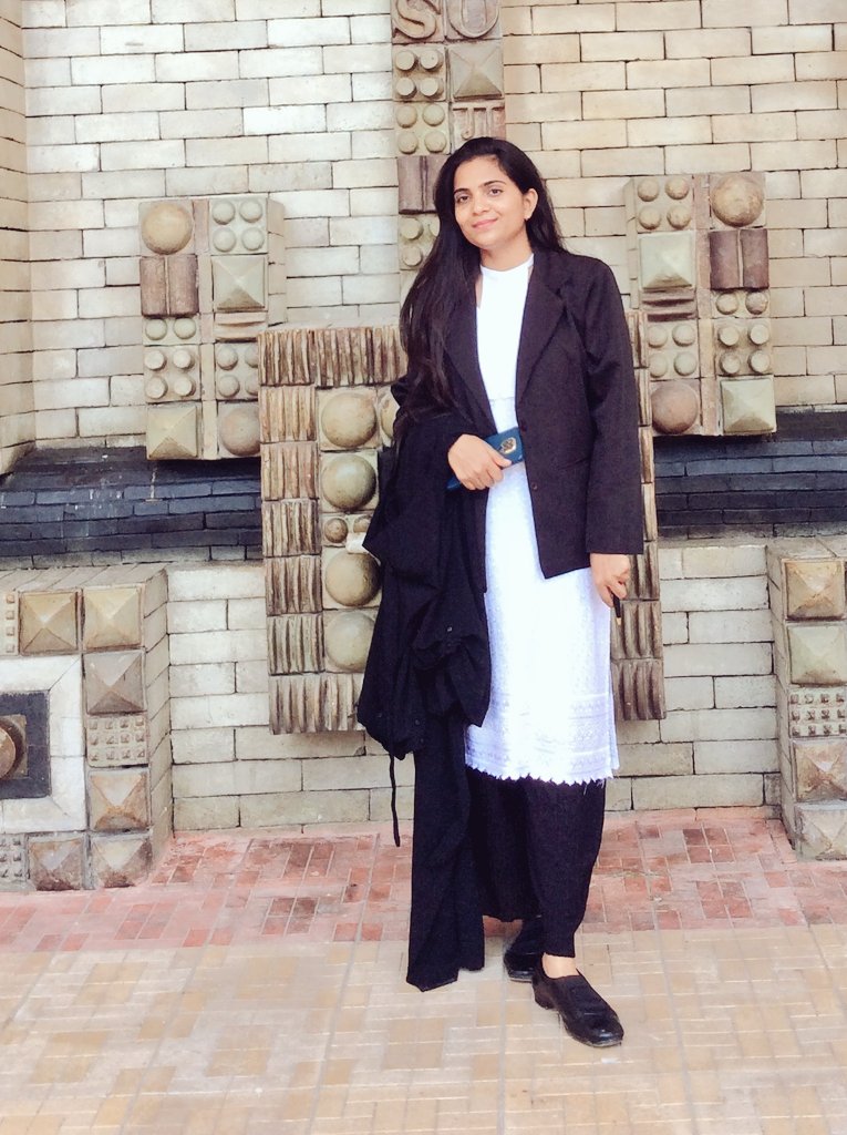 neelukhetra's tweet photo. "जीतने की खुशी और हारने का डर,
जीतने की खुशी और हारने का डर,

के बीच की जो फीलिंग होती है ना,
 वह बड़ी कमाल की होती है।"
.
.
.
.
.
#DelhiHighCourt 
#HighCourts
#court
#Delhi
#advocate 
#advocatedelhi 
#SupremeCourtOfIndia
#supermecourt https://t.co/Fmnot7SQzo