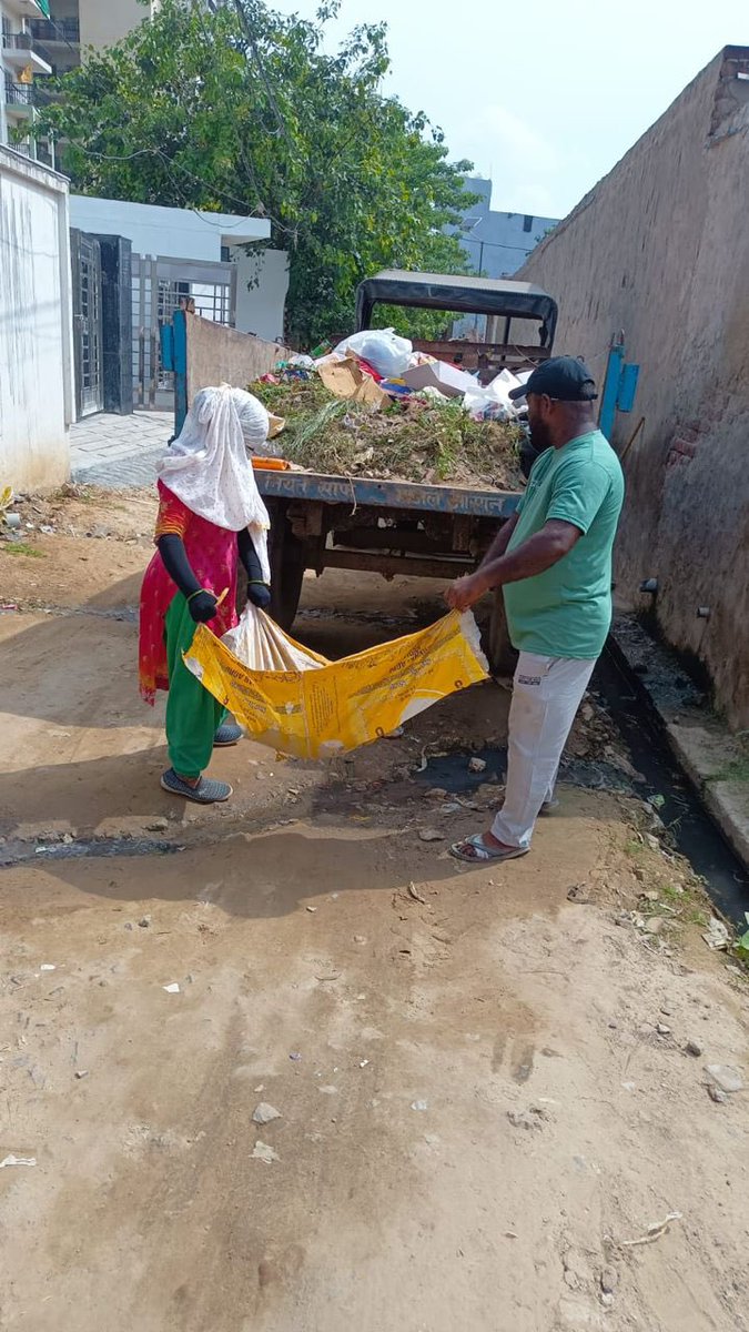 MCManesar's tweet image. Effective cleanliness.

#SwachhSurvekshan2023Manesar #manesar_mane_saaf #IndiaVsGarbage #ChooseLiFE #MissionLiFE #WasteToWealth @SwachSurvekshan @SwachhBharatGov