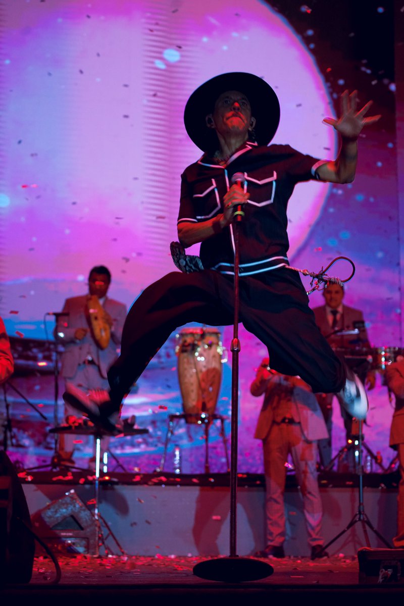 La Vecindad Santanera tweet media