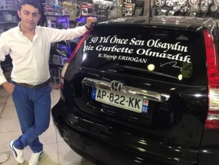 Türkiye'ye tatile gelen gurbetçilerin; yurda girerken her birinin 1000 Euro vatan sevgisi vergisi ödemesi kampanyasını tüm kalbimle destekliyorum.
#Gurbetçi1000EuroÖdesin

Hatta, Tayyip Erdoğan, Devlet Bahçeli, Tevfik Göksu, Binali Yıldırım, Murat Kurum, Tüpçü, Buket Aydın, Fulya