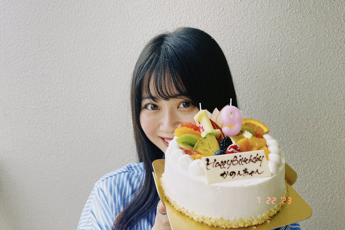 matsuzawakanon's tweet image. 本日19歳になりました〜🎂
大好きな夏に生まれてこれて嬉し！
皆さんいつもありがとうございます✨✨
友達や家族、関わってくださる方
本当に人の縁に恵まれてるなぁと思います。。

今年も沢山笑う年になりますように💖