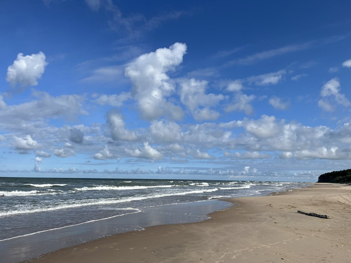 Saturday morning on the beach in 🇱🇻 Latvia. No complaints