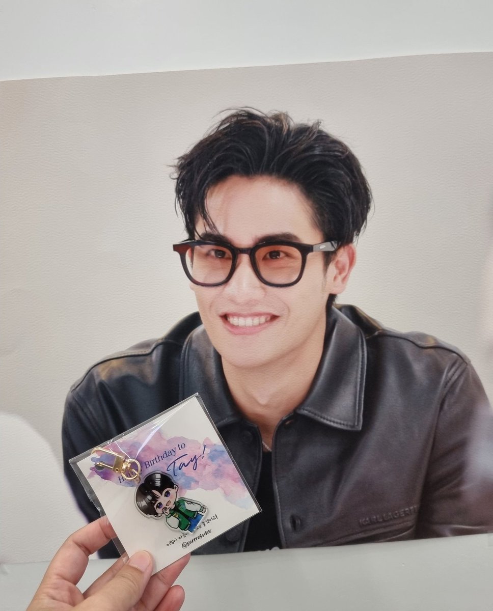 monika_acafan's tweet photo. Today, I went to @Tawan_V bday cafe (again) in Seoul (Cafe2734) *I know, right? 😆😍 I just love him!
Here is today freebies, so cute! 🥹 much appreciated to @Kenta9193 @sarrrossinw @yeonseo881029 @redsunni79
@tayonsummer 
@taytawanfc
#Tawan_V #Taytawan32ndBirthday #떼이_ON_여름 https://t.co/lhT07lwpIE