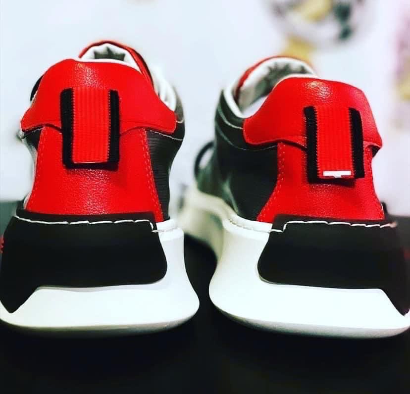 KonkheC's tweet photo. Sneaker giveaway exactly 9 o’clock 💃 🕺🏿 

Retweet for awareness ❤️

Coolest clothing brand in SA 🇿🇦 

#konkhekuhambakahleClothing https://t.co/Tzjfu0BfQl