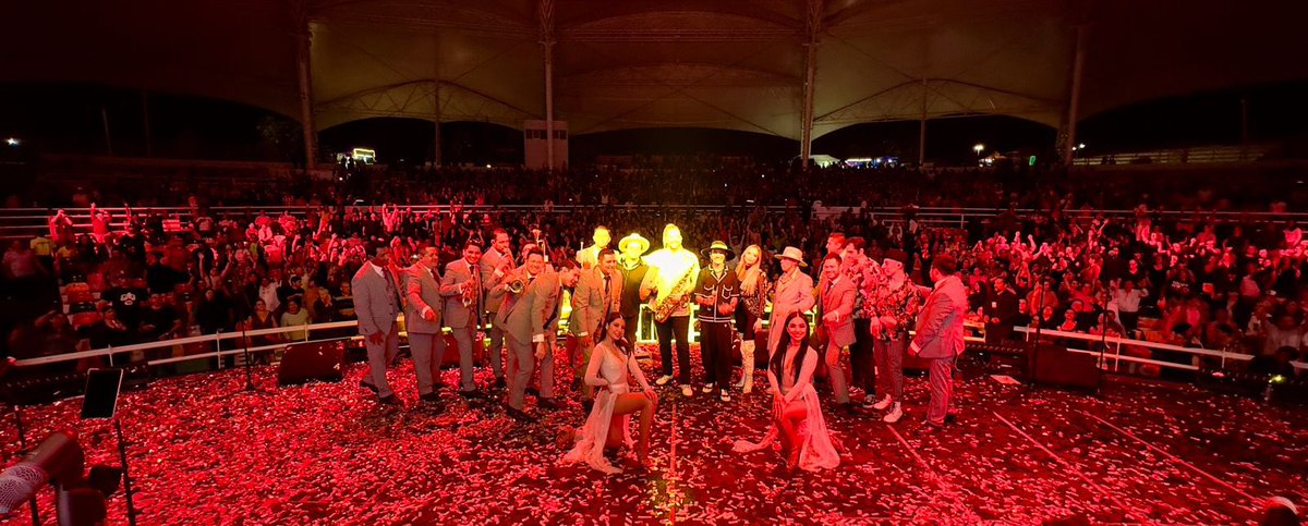 La Vecindad Santanera tweet media