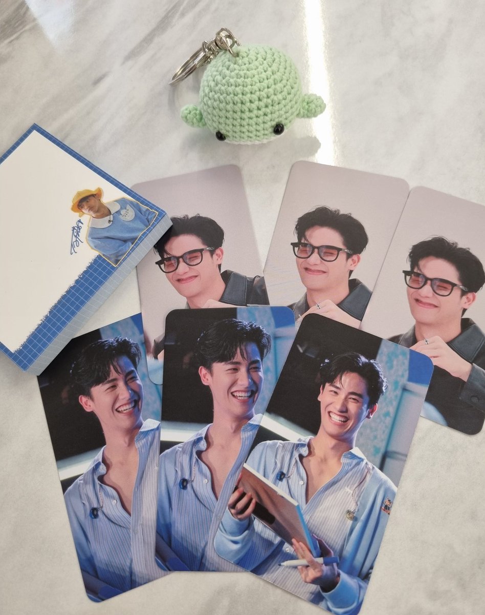 monika_acafan's tweet photo. 3 days going to @Tawan_V bday cafe in Seoul (Cafe2734), buying bday set, I got this cute photocard, key ring, note 🥰🥰
Thanks much @tayonsummer  it is my 1st time experience in fangirling for #Tawan_V visiting the event is so amazing 🥹😍
#Taytawan32ndBirthday 
#떼이_ON_여름 https://t.co/dwSuPDmPuT