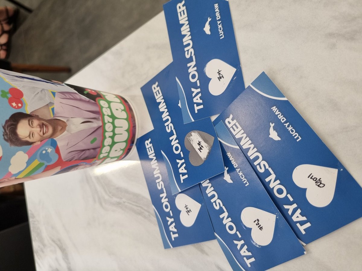 monika_acafan's tweet photo. 3 days going to @Tawan_V bday cafe in Seoul (Cafe2734), buying bday set, I got this cute photocard, key ring, note 🥰🥰
Thanks much @tayonsummer  it is my 1st time experience in fangirling for #Tawan_V visiting the event is so amazing 🥹😍
#Taytawan32ndBirthday 
#떼이_ON_여름 https://t.co/dwSuPDmPuT