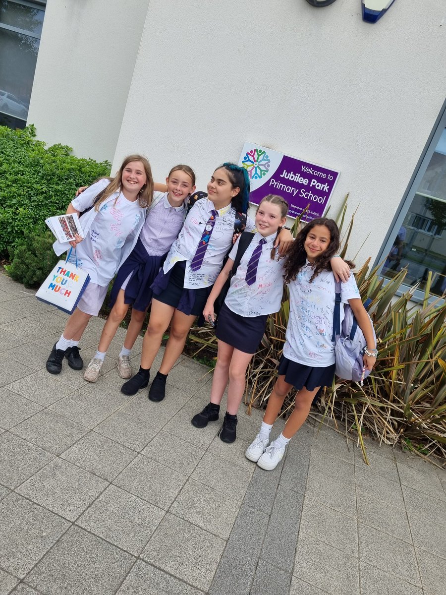 Emotional day yesterday as my biggest baby leaves primary school forever. Thank you @JubileeParkPS <a href="/MrsSolska_JPPS/">Mrs Solska</a> @catrplace and all the other amazing teachers making our children's primary school years so memorable, fun, and being friends to them as well as teachers ❤️