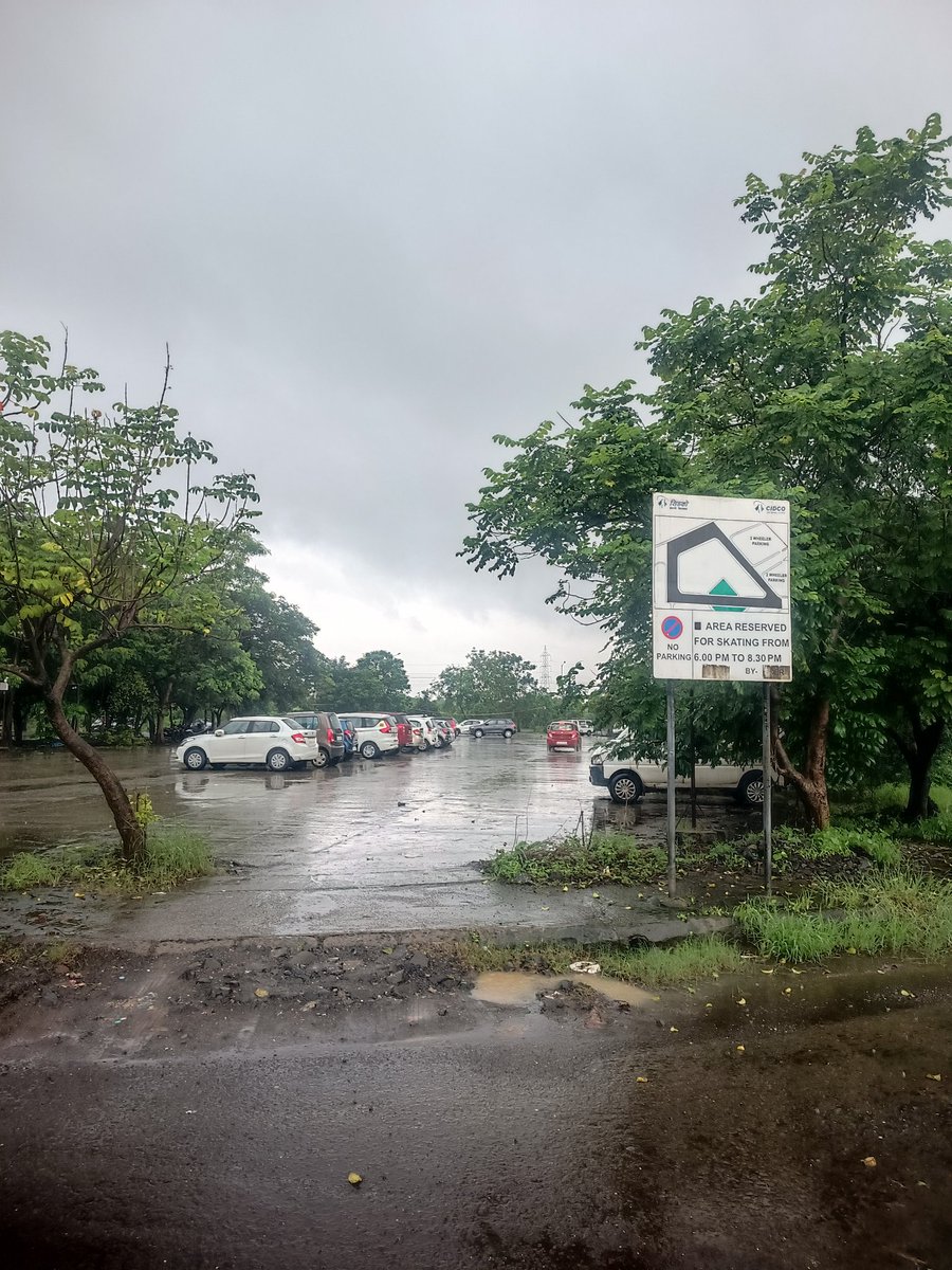 AshishSpoke's tweet photo. This Land Reserved for play ground or sketing area by @CIDCO_Ltd, this signboard shows that NO Parking, but the picture is different, who is responsible for this? @CMOMaharashtra @AjitPawarSpeaks @Dev_Fadnavis https://t.co/rKHY0fiHMx