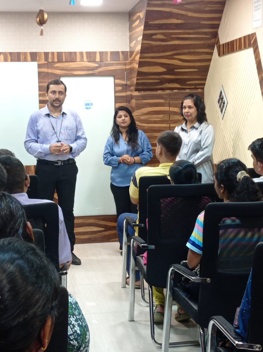 dadar_ica's tweet photo. National Head of Placement Department Arindam Chatterjee Sir, Guided personally to students about the job placement skills # Happy Students # Guidance # Job# Ica Dadar # 2023 https://t.co/3Lz8AfqTdl