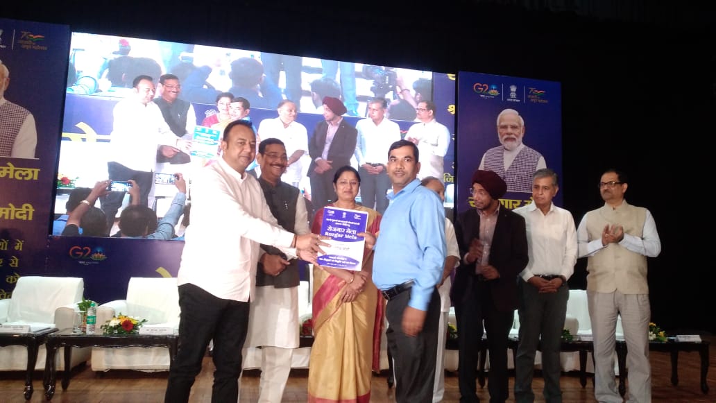 रांची रोजगार मेले में 200 युवाओं को मिला नियुक्ति पत्र-200 youths got appointment letter in Ranchi employment fair