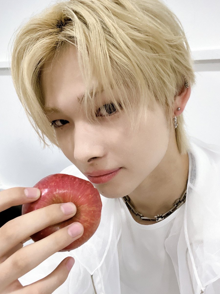 우리 끼끼가 애굣살 함유량 0퍼센트의 남자라니 🐒💓🎶