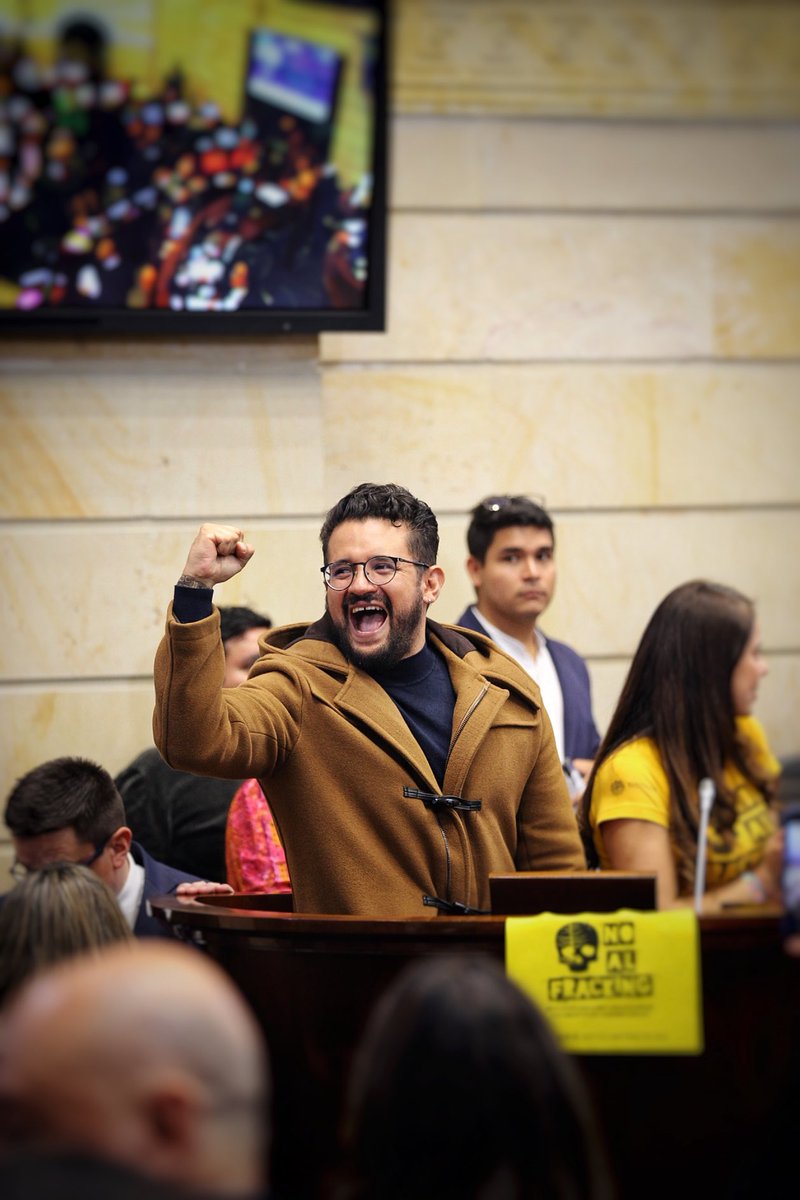 Wilson_Suaza_'s tweet photo. 🚨@intiasprilla ha demostrado ser un Congresista ejemplar, coherente y desprendido del poder. Progresismo puro!

¿En las próximas elecciones Legislativas usted votaría por él?

Sí= dale RT 🔄
Sí= dale ❤️
Sí/No 💬 https://t.co/zhyUat1ygB