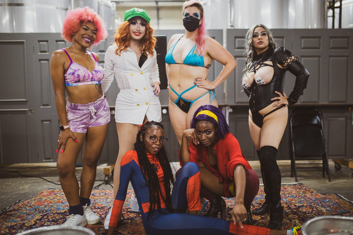NerdlesqueFest's tweet photo. It's SHIVER ME TASSELS 2 DAY and the 1 year anniversary of DC BRAULESQUE! Take a trip down memory lane with the cast photos from all 8 of our previous shows! https://t.co/UrFX0lqE2v