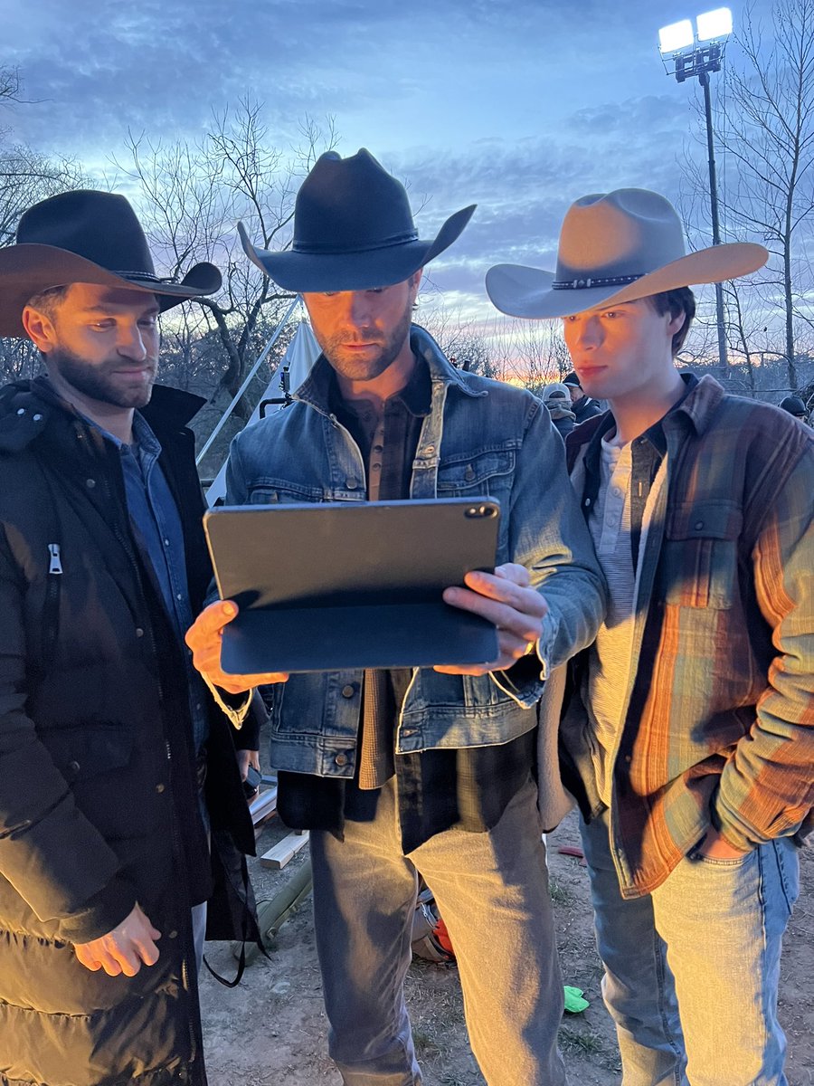 jensensgirl3's tweet photo. Happy birthday to @keeganallen 🥳🎊🎉🥰I only know him from Walker. He is a very talented and caring man, sending him all the love and a hug his way. #HappyBirthdayKeeganAllen #LiamWalker.#WalkerFamily https://t.co/kw5itO3ZbH