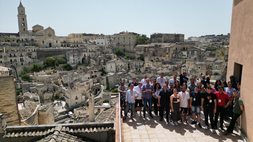 And the winner of the hackathon is… the Strike-a-pose 2.0. All the groups did an incredible work and it was hard to pick the best one. Congratulations to all he PhD students that worked on it. <a href="/reinherit_/">ReInHerit H2020 🏛</a>