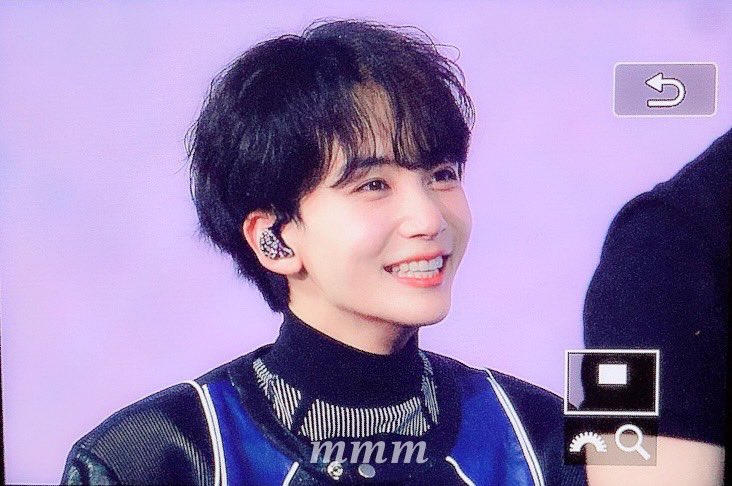 230722 #정한 #윤정한 #세븐틴
완전 히히 다람지잖냐