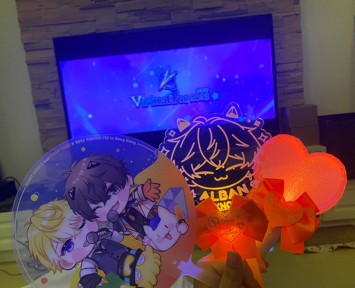 Sewon_physalis's tweet photo. So exciting!!

#VirtualFes #722BRISKADACHI_HK #VirtualtoHK #AlbanKnox https://t.co/8TrPqFoOyB