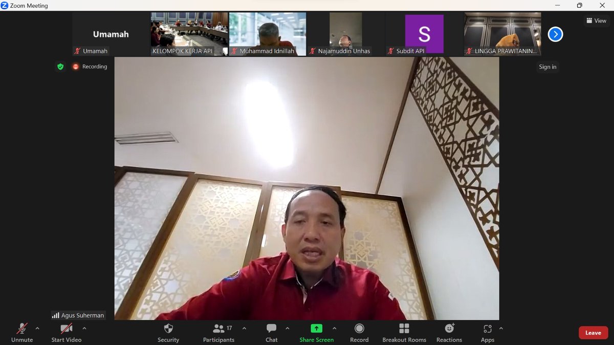 Pada sambutannya, Plt. Dirjen <a href="/djpt_kkp/">Direktorat Jenderal Perikanan Tangkap</a>, @AgusSuherman07menyampaikan keg ini merupakan salah satu dari implementasi kebijakan PIT, dimana dilakukan penyusunan peraturan serta penyiapan sarana dan prasana pendukungnya
#DJPTBersinergi #KKPThrive #Ekonomibiru