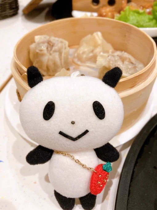 おいしいもの食べてハッピー✌︎('ω'✌︎ )友達のもちちょぎかわいい