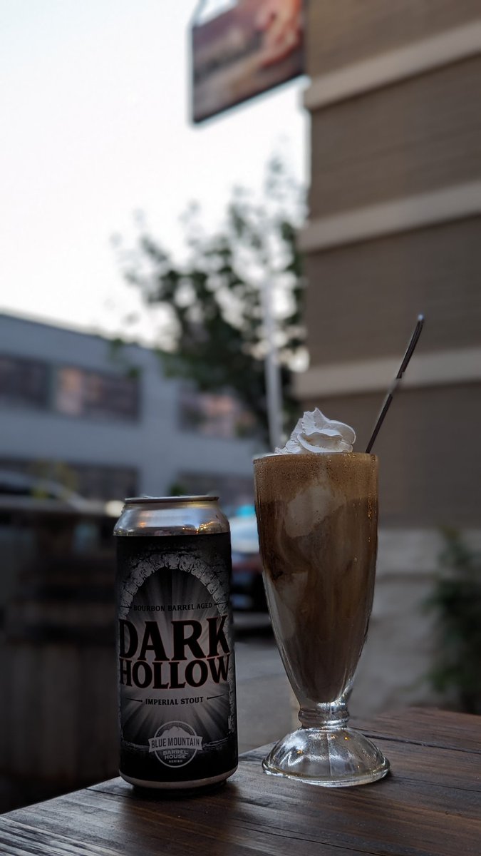Nostradonny's tweet photo. #beerfloat #beerstagram #804 #craftbeer #bluemountainbrewery #station2 #rva #richmond #shockoebottom #richmondva #richmondvirginia #summer #yum #explorerva #teampixel #shotonpixel6pro #pixel6pro https://t.co/B9i1M8iO9T