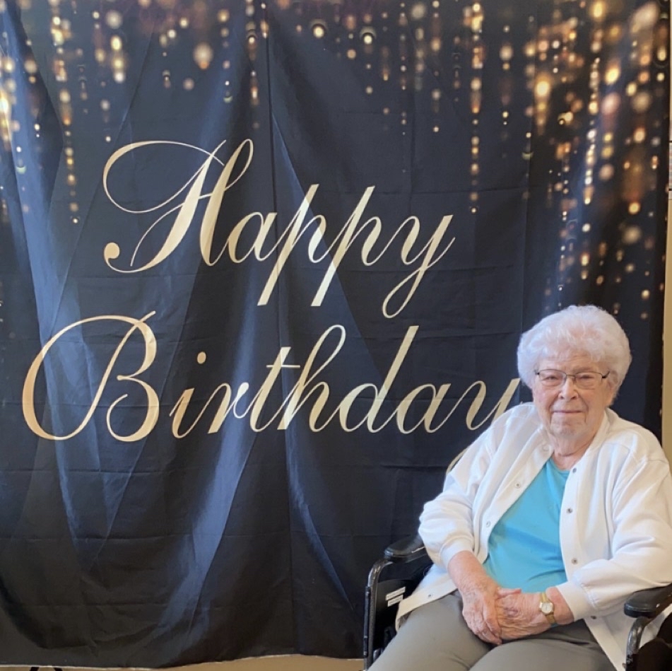 MeadowsLeipsic's tweet photo. Happy Birthday Ruth! We hope you have a wonderful day! https://t.co/xjDpuqKIrI