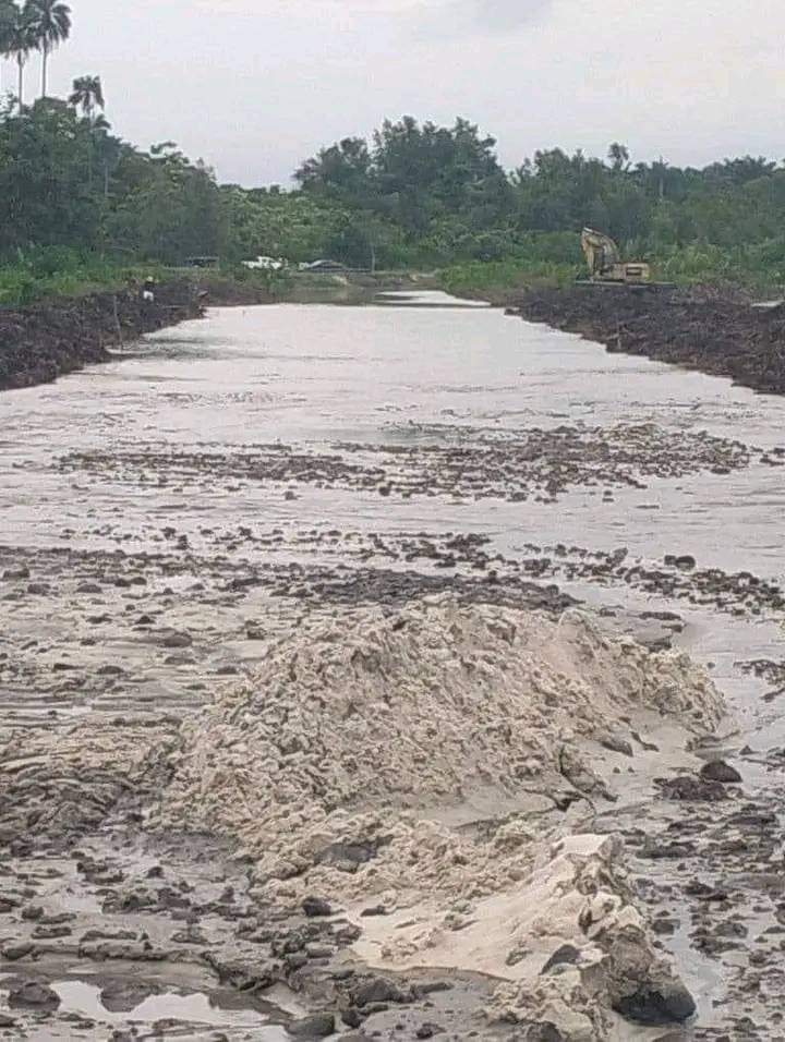 MoniMike8's tweet photo. Nembe-Brass Road: Sand filling progressing well

The Prosperity Government is indeed committed to the construction of Nembe-Brass road. The sand filling is progressing well and Gov. Diri is assured of 2nd term support.

It's Prosperity 2.0!@govdouyediri https://t.co/g46S4byDDU