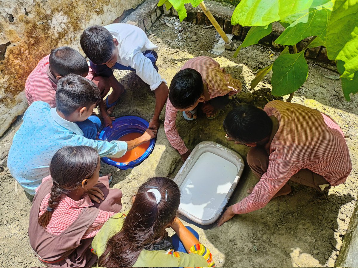 वृक्षारोपण के साथ आज पर्यावरण और जल संरक्षण पर बच्चों के साथ मिलकर एक प्रोजेक्ट वर्क तैयार किया गया।
<a href="/thisissanjubjp/">Sandeep Singh</a>
<a href="/basicshiksha_up/">Department Of Basic Education Uttar Pradesh</a> 
<a href="/dpradhanbjp/">Dharmendra Pradhan</a>
<a href="/myogiadityanath/">Yogi Adityanath</a>