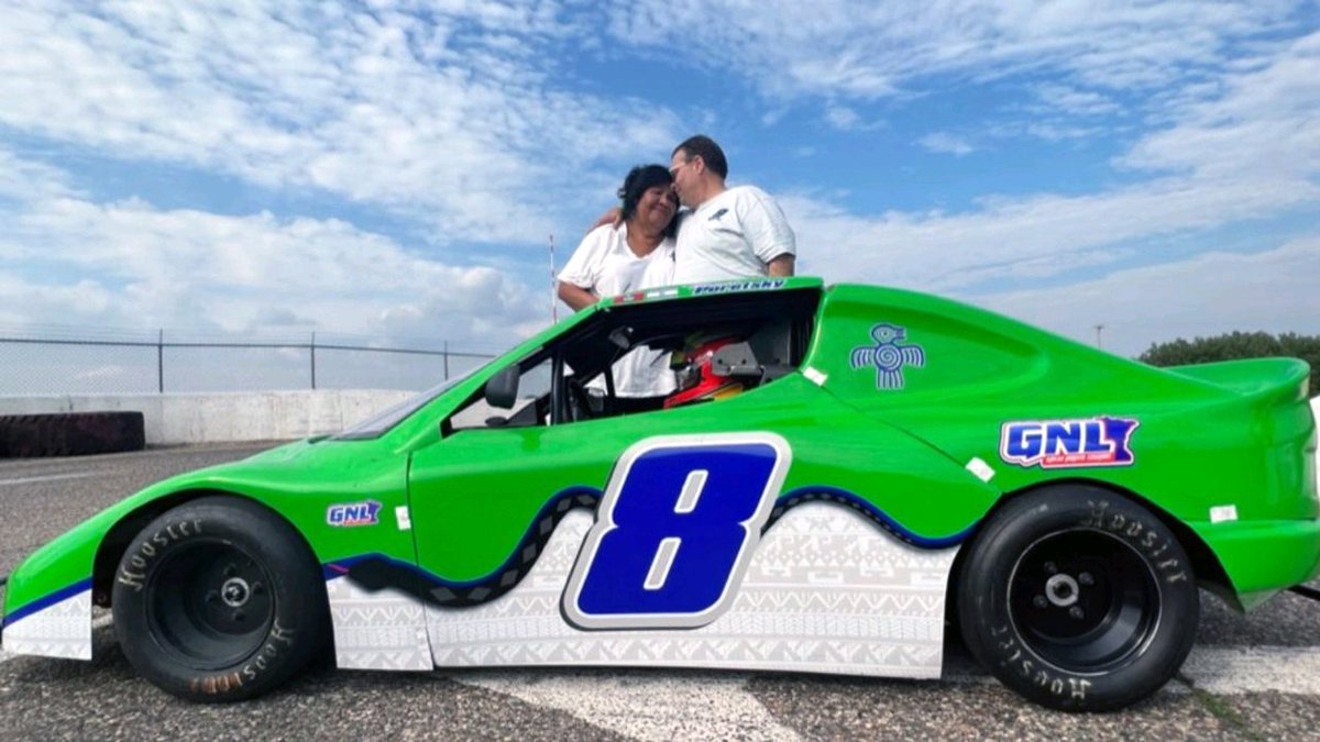 ndnsports's tweet photo. Thomas Poretsky, 10, races in a car decked out in his Israeli and Native American flags
#NativePreps #Quechan
https://t.co/vEFmod3pgL https://t.co/DfBJ8EhGBl
