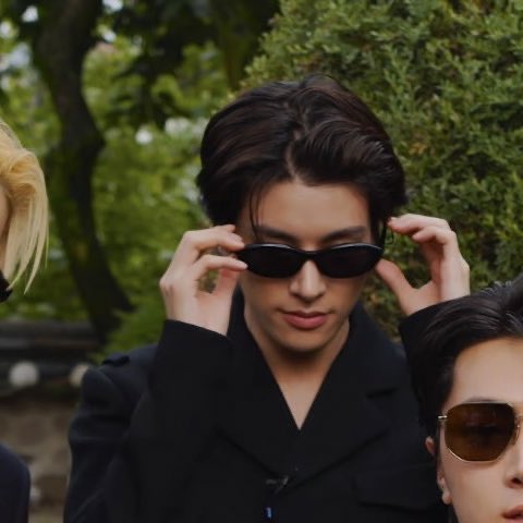 sjydaiIy's tweet photo. 🕶️🕶️🕶️ #enhypen_jake https://t.co/h2gC4zG6AG