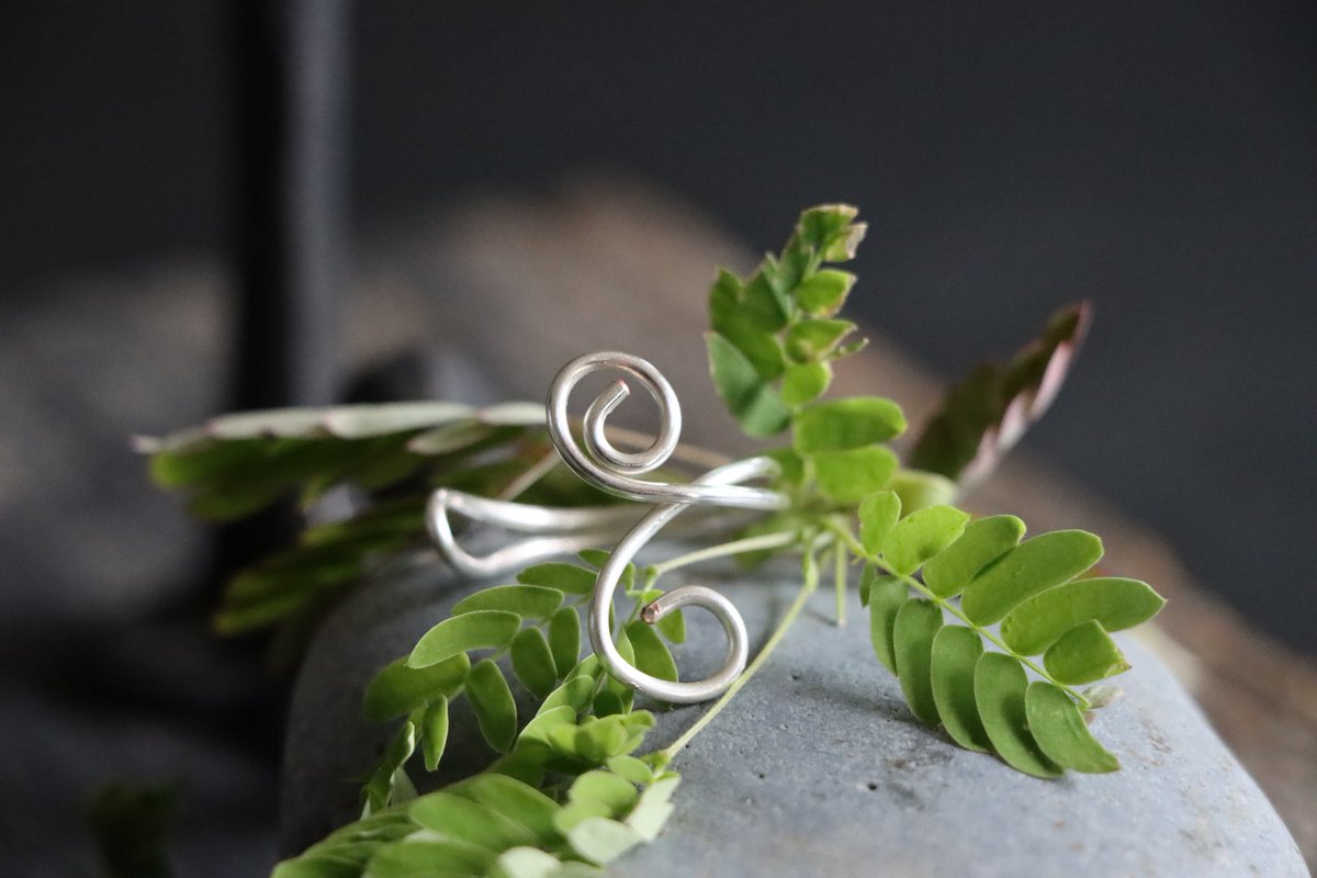 NatureBoundDes1's tweet photo. New illusion ring is in shop. It has a disappearing band, for those of you who like a little something different.
https://t.co/oduWMrvLv5
#fashion #jewelry #BarbieTheMovie https://t.co/GrTiP3KXBY