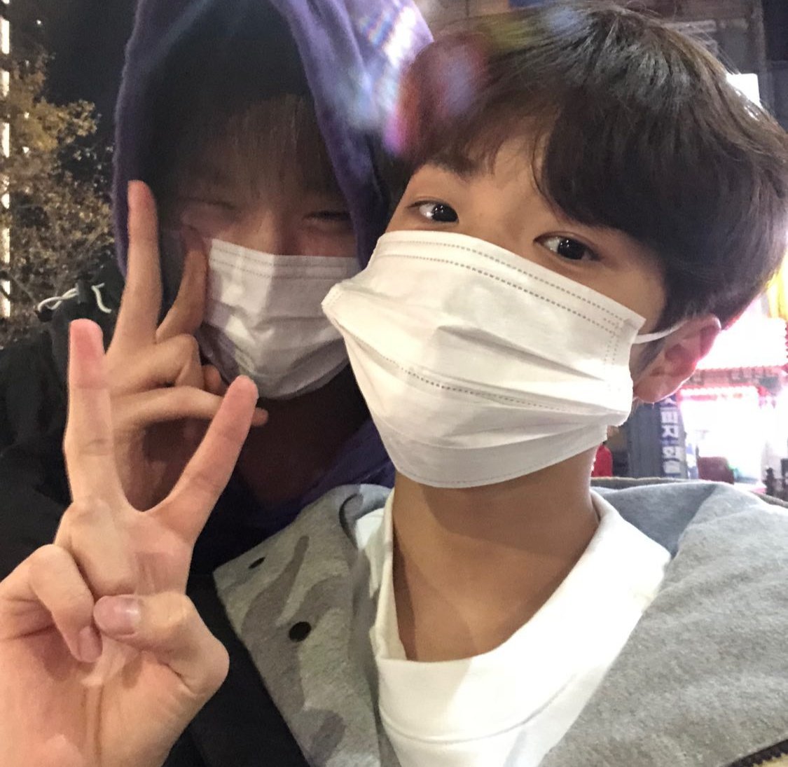 zhouxxxxxxxx's tweet photo. Why are you crying ? 

The reason: 
Dohyon 230722

I'm still the same! X1 didn't disappear!! Thanks to ONE IT, I'm full of happy memories Thank you. 

😭😭 https://t.co/bvHKOFNHYZ