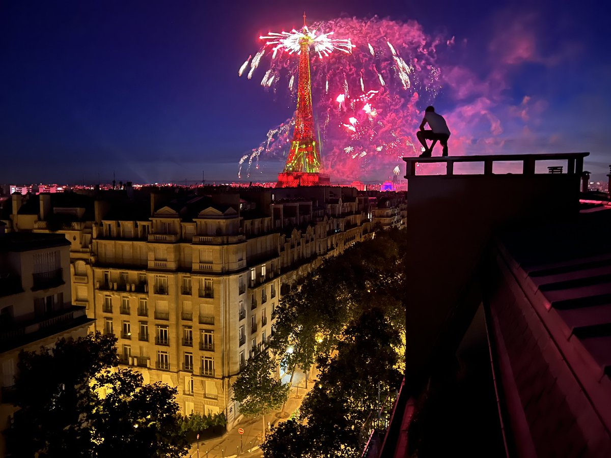 LapailleLouis's tweet photo. 🎆14/07.  📍PARIS. https://t.co/GG9tHJKJse