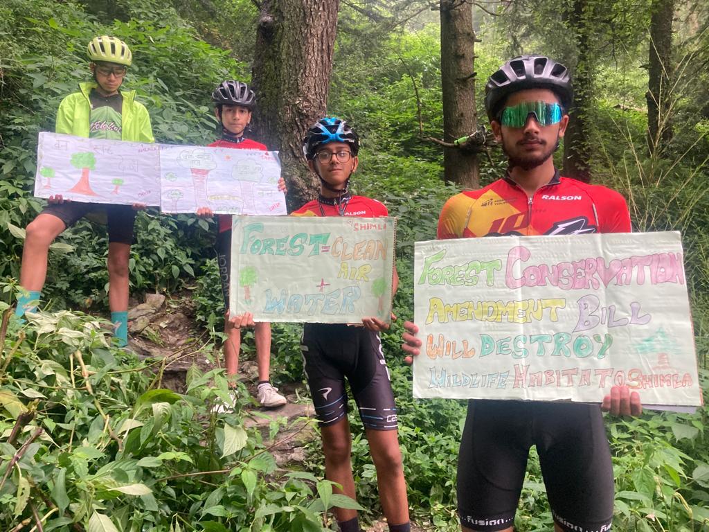 SaveIndianBiod1's tweet photo. "Our forests are sacred &amp; not open for mining, zoos, real estate, industries to flourish..."
this is the unified cry of rural &amp; urban citizens from Delhi &amp; different states across India as they hold demonstrations in villages &amp; cities.
#ScrapForestConservationAmendmentBill2023 https://t.co/sctr59w5wM