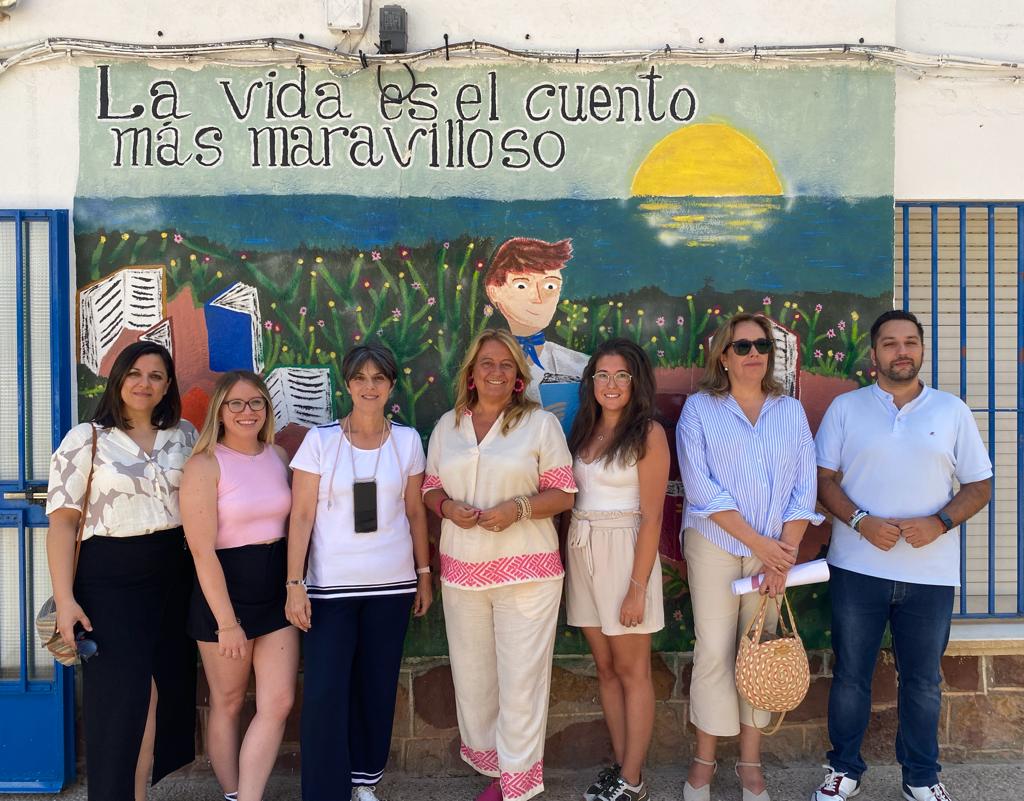 AngelaHidalgo07's tweet photo. Seguimos visitando las 11 Escuelas Verano #Jaén que desde @IgualdadAND hemos puesto en marcha.
Trabajar haciendo felices 😍 a 440 niños👶 es todo un privilegio
Gracias @insertandalucia por vuestro gran trabajo @CeipRey #Andújar 👏 https://t.co/j9CW6XoRJO