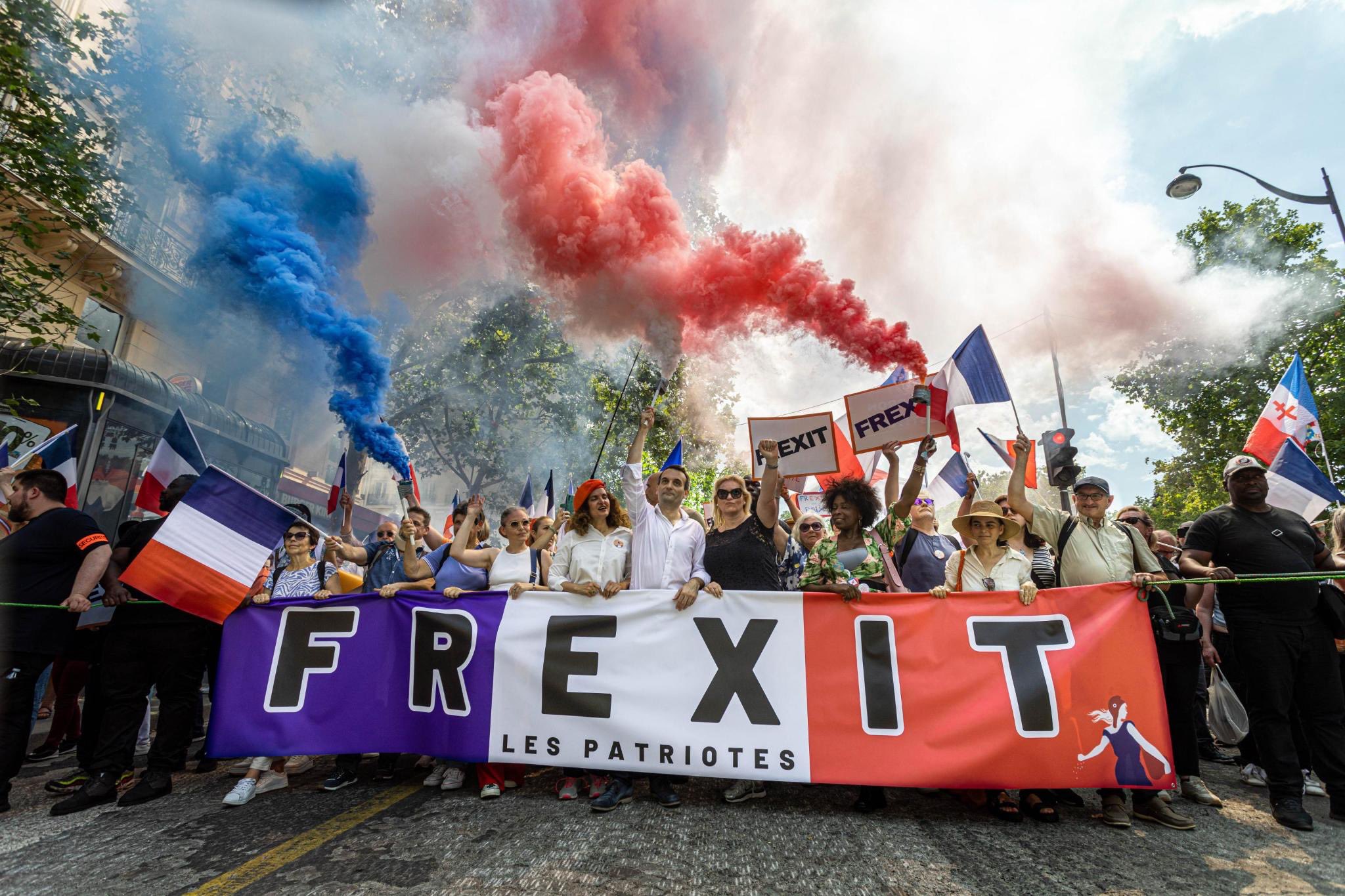 Florian Philippot on Twitter "Souvenir d’il y a 2 semaines, 8 juillet 2023 sous un soleil